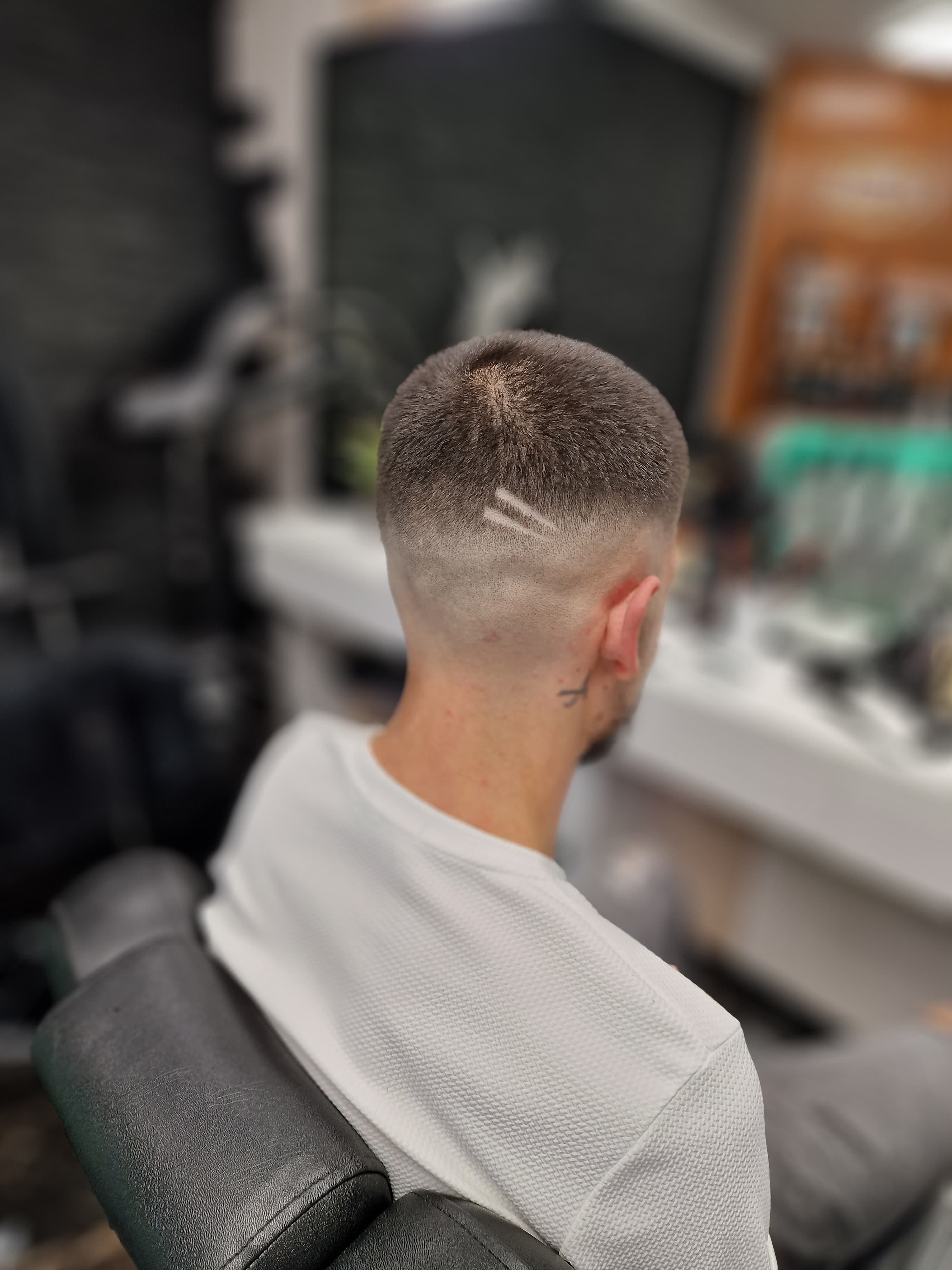 Image illustration of a haircut or a barbershop insight